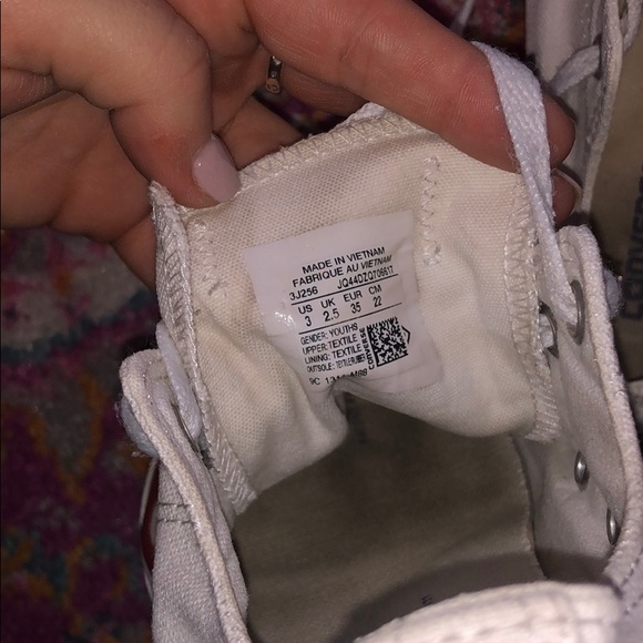 converse - Picture 2 of 2